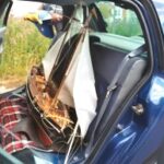 Was keiner glaubt: die VALDIVIA passt in einen Renault Clio. Maststengen und Klüverbaum werden dazu eingefahren bzw. eingeklappt.