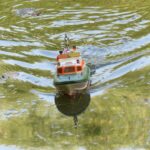 Die Positionslichter brennen wenn das Boot fährt.